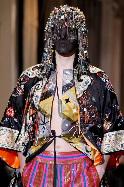 Look 34